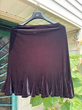 Velvet Flared Hem Skirt - Black